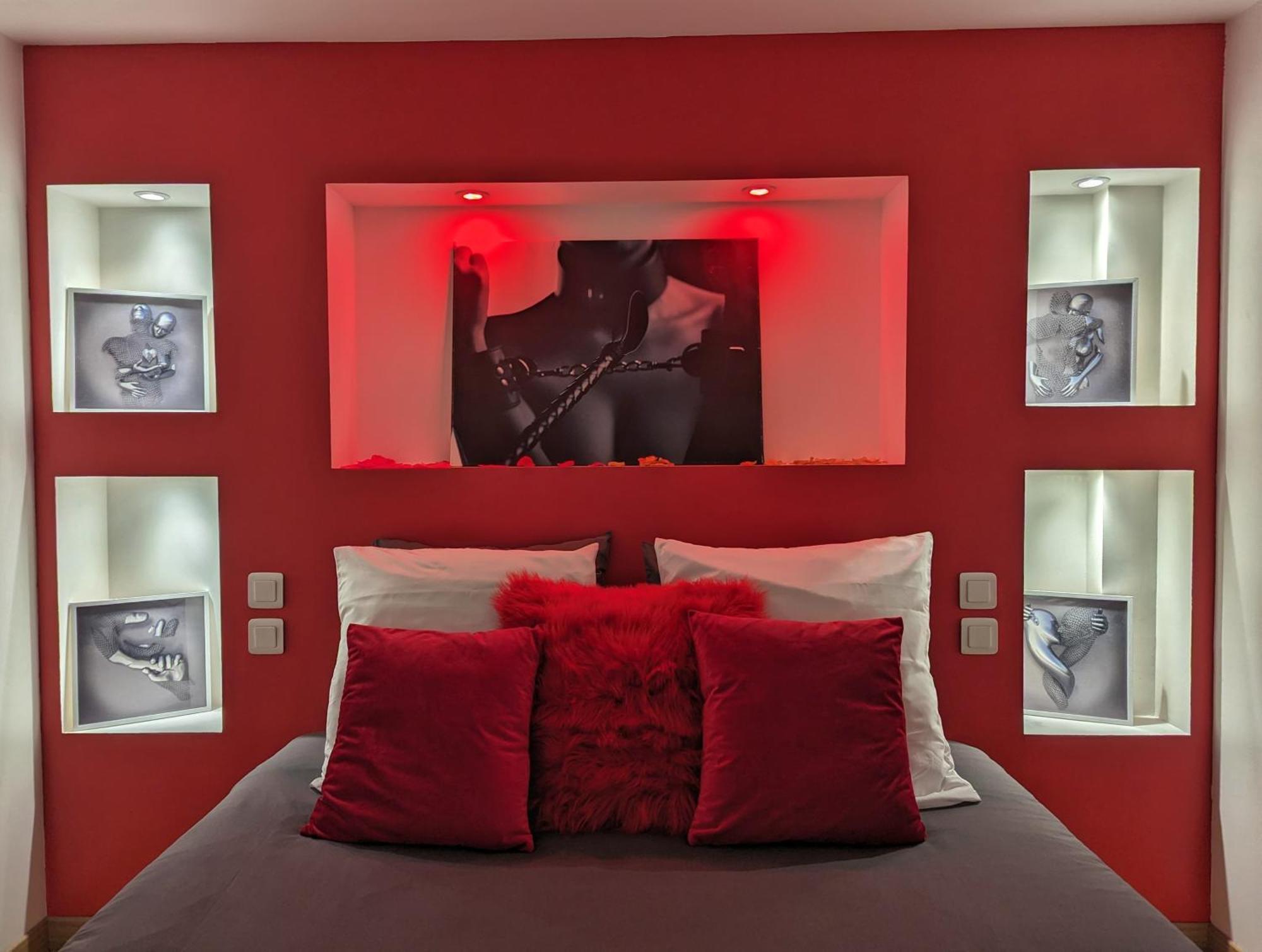 Love Room Perpignan avec Jacuzzi pour une Escapade en Amoureux Villeneuve-de-la-Raho Extérieur photo