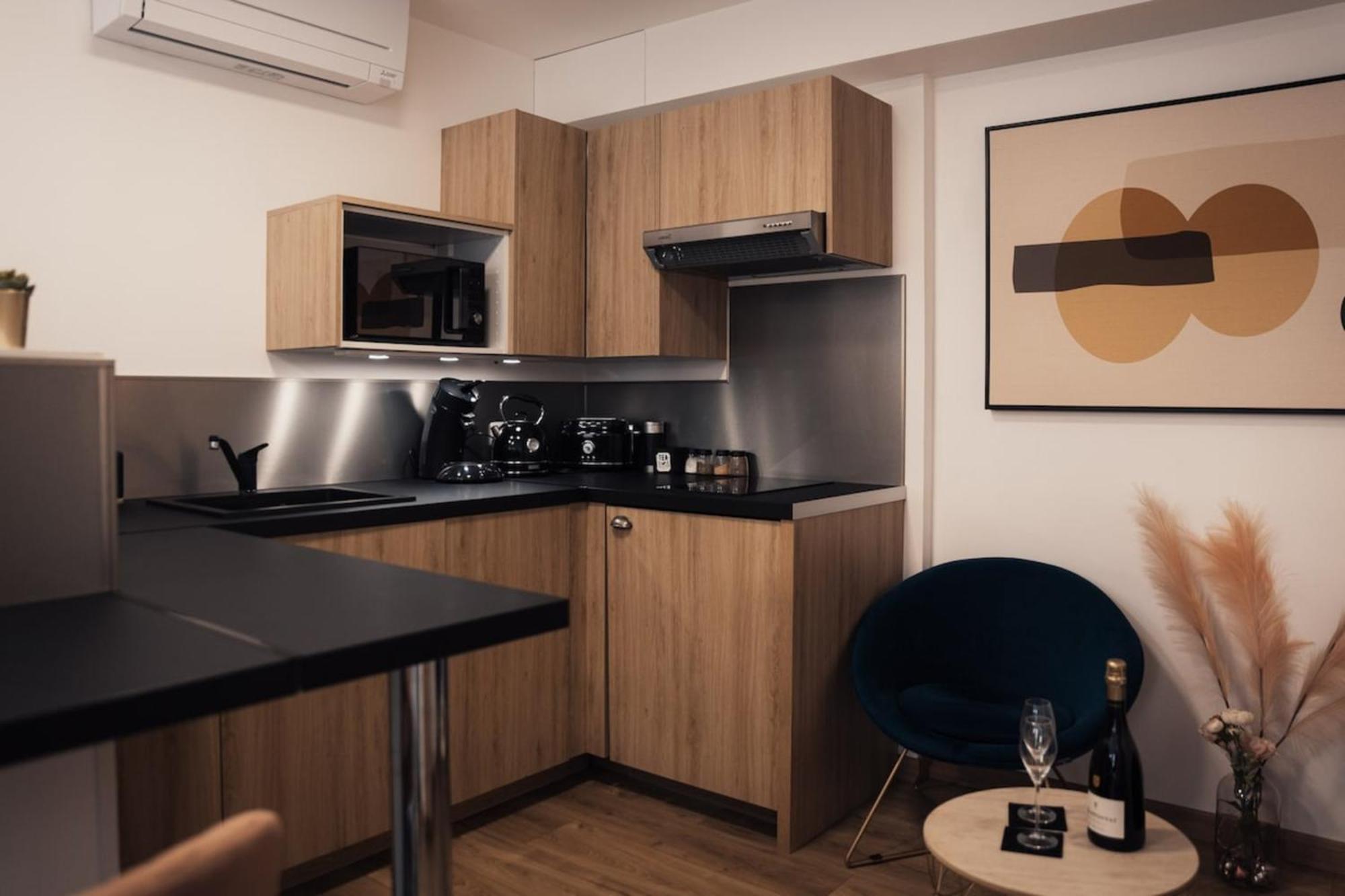 Love Room Perpignan avec Jacuzzi pour une Escapade en Amoureux Villeneuve-de-la-Raho Extérieur photo