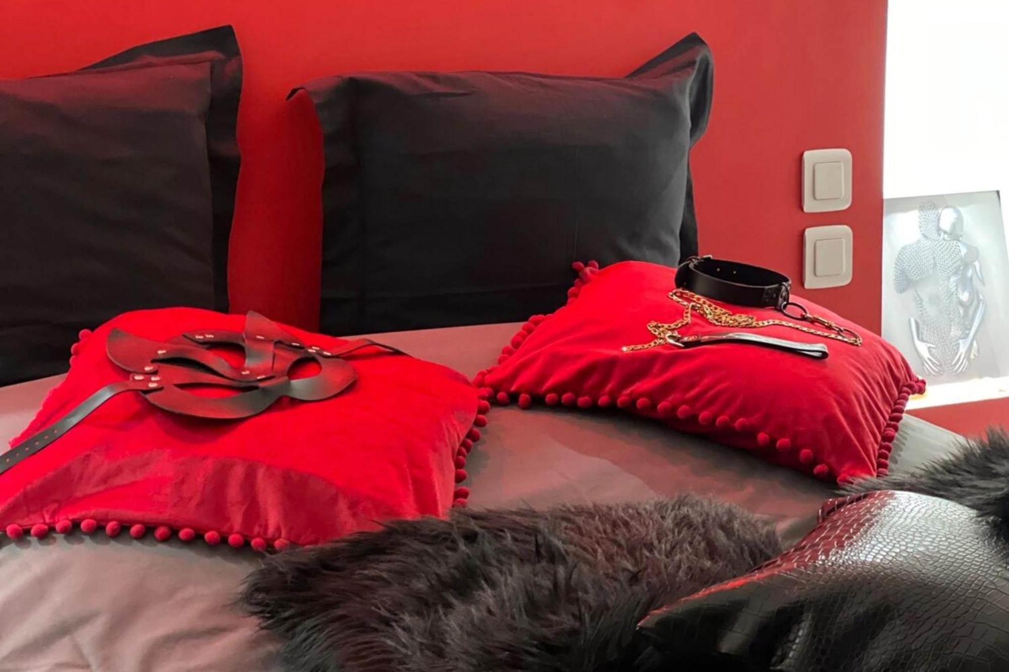Love Room Perpignan avec Jacuzzi pour une Escapade en Amoureux Villeneuve-de-la-Raho Extérieur photo